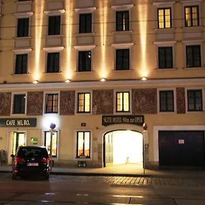 4* Отель 900 M Zur Oper