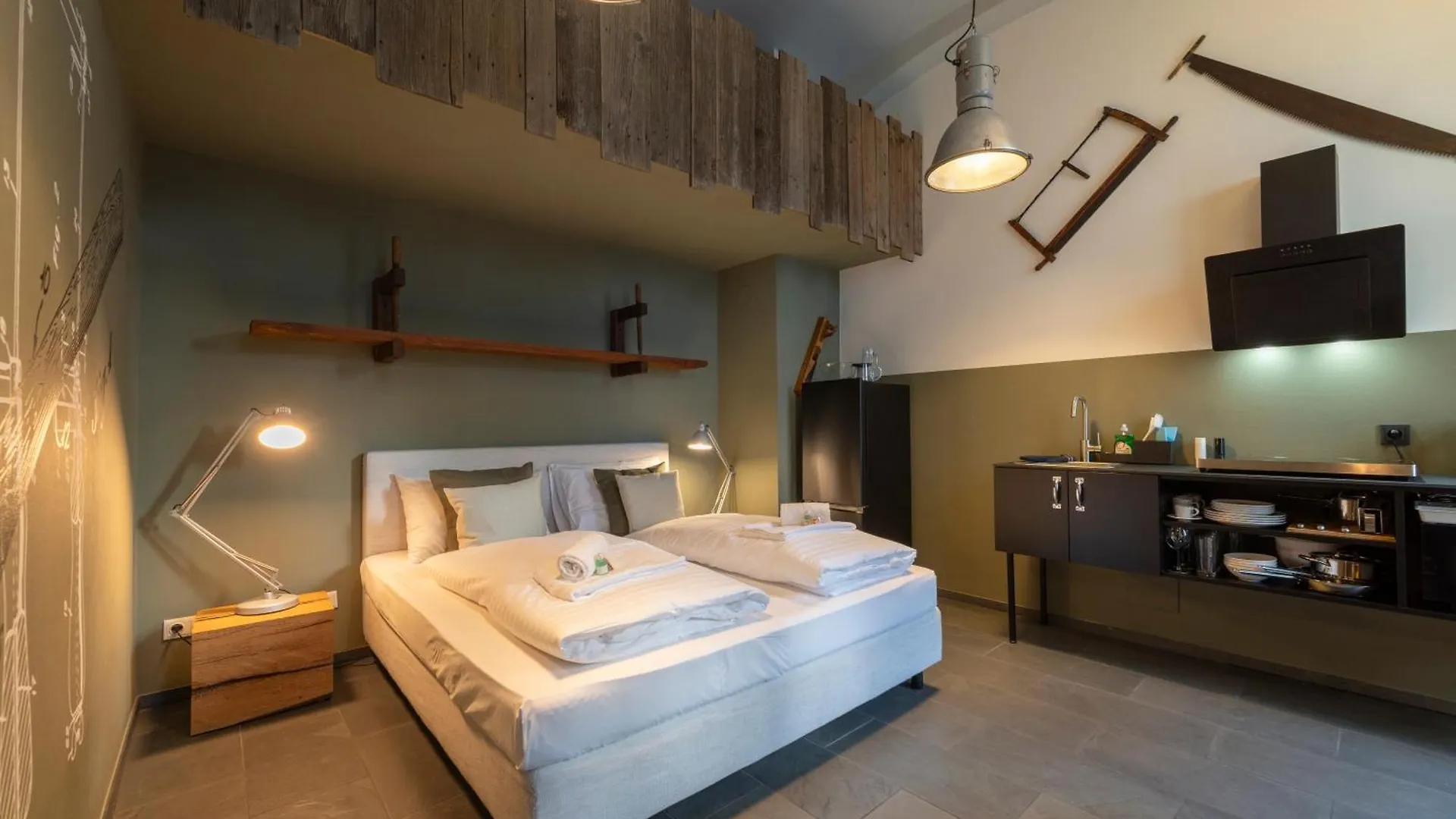 Awerner Suites Belvedere - Der Tischler contacts